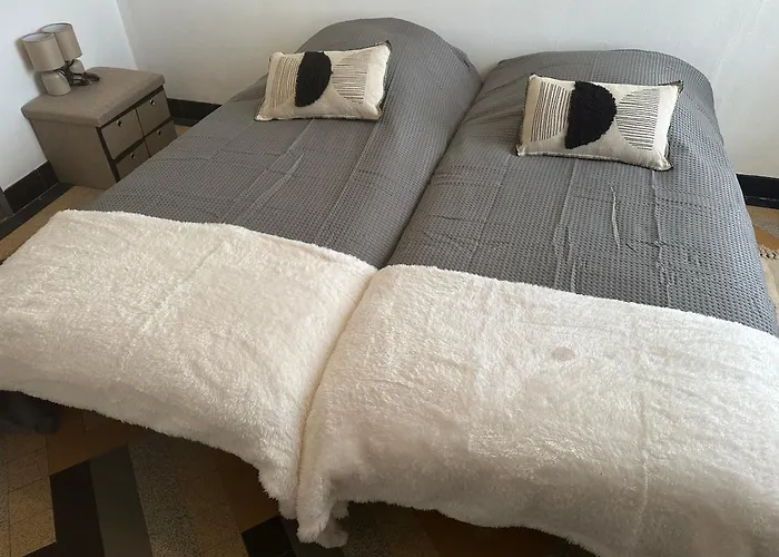 Les Mirabelliers Апартаменты *