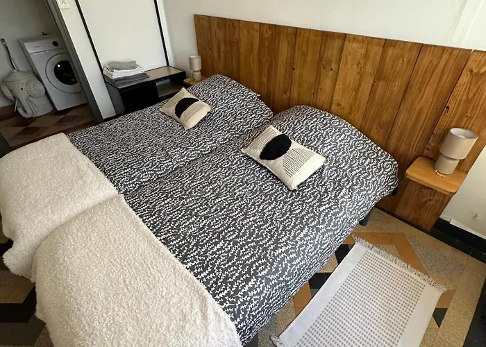 Апартаменты Les Mirabelliers *